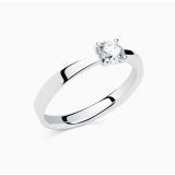 White gold engagament ring with central diamond