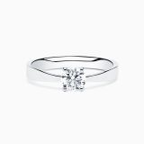 White gold engagament ring with central diamond