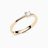 Yellow gold engagement ring with central diamond 