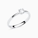 White gold engagement ring with central diamond