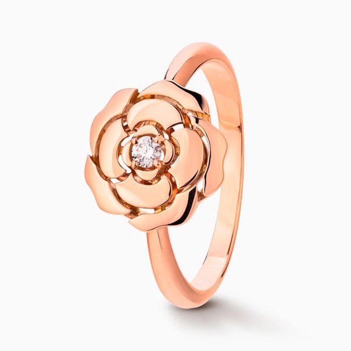 Anillo CHANEL Camelia de oro rosa con diamantes