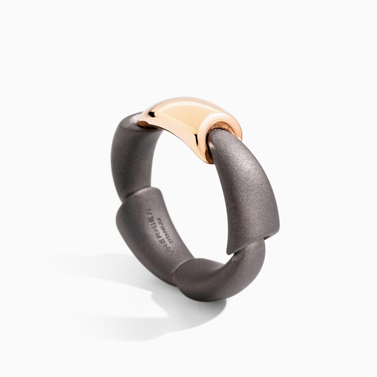 Vhernier Calla ring in rose gold and titanium