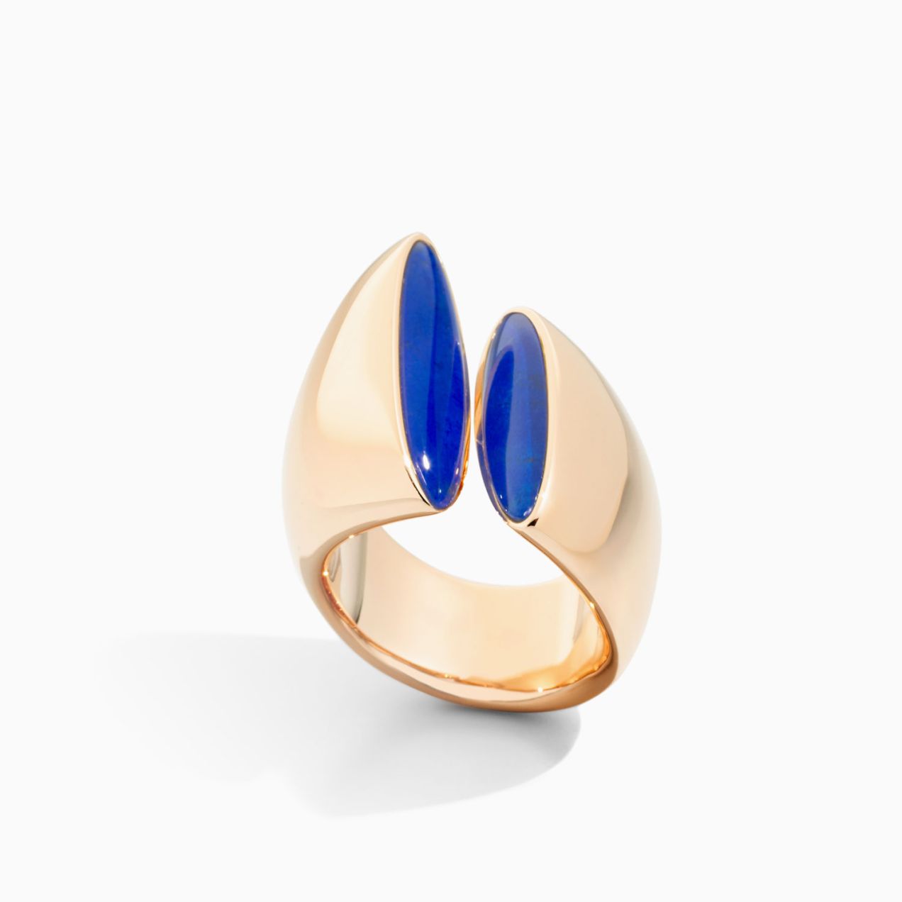 Vhernier eclisse ring in rose gold with quartz crystal and lapis lazuli