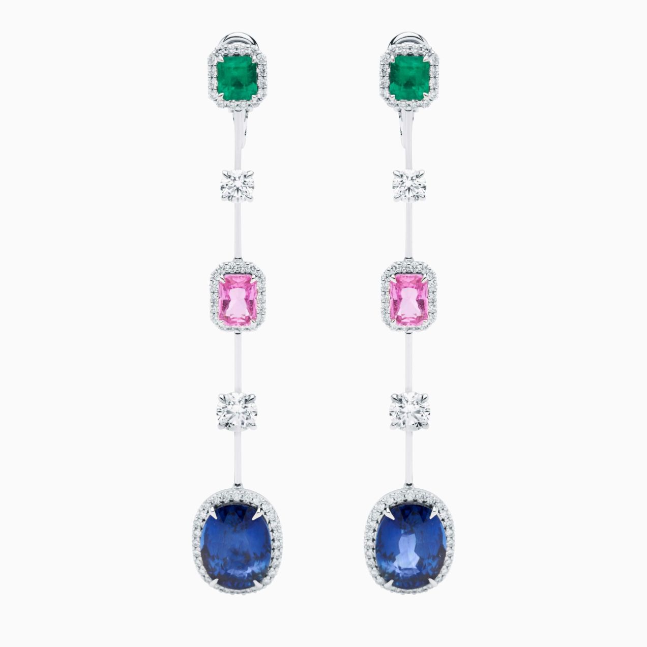 Emerald, sapphires and diamonds earrings in white gold