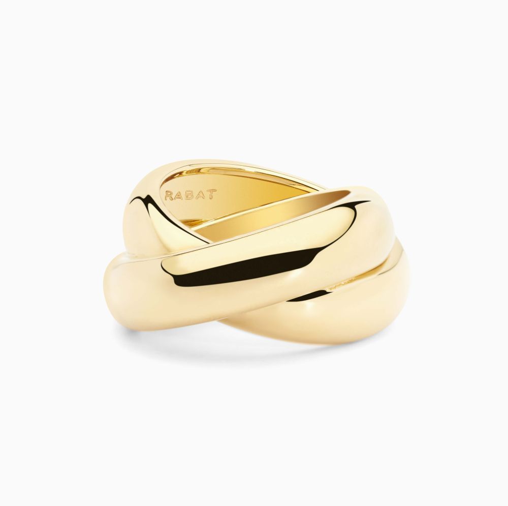 Yellow gold interlaced ring