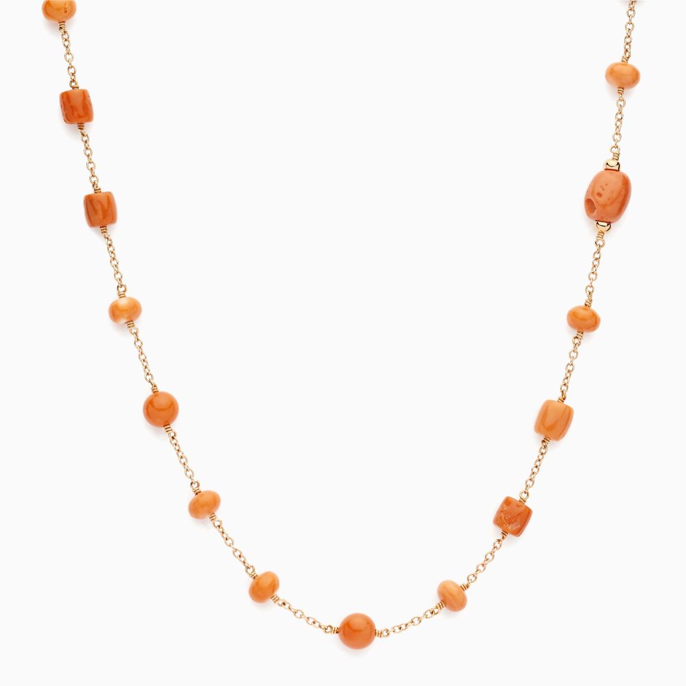 Collar de oro rosa con gemas coral