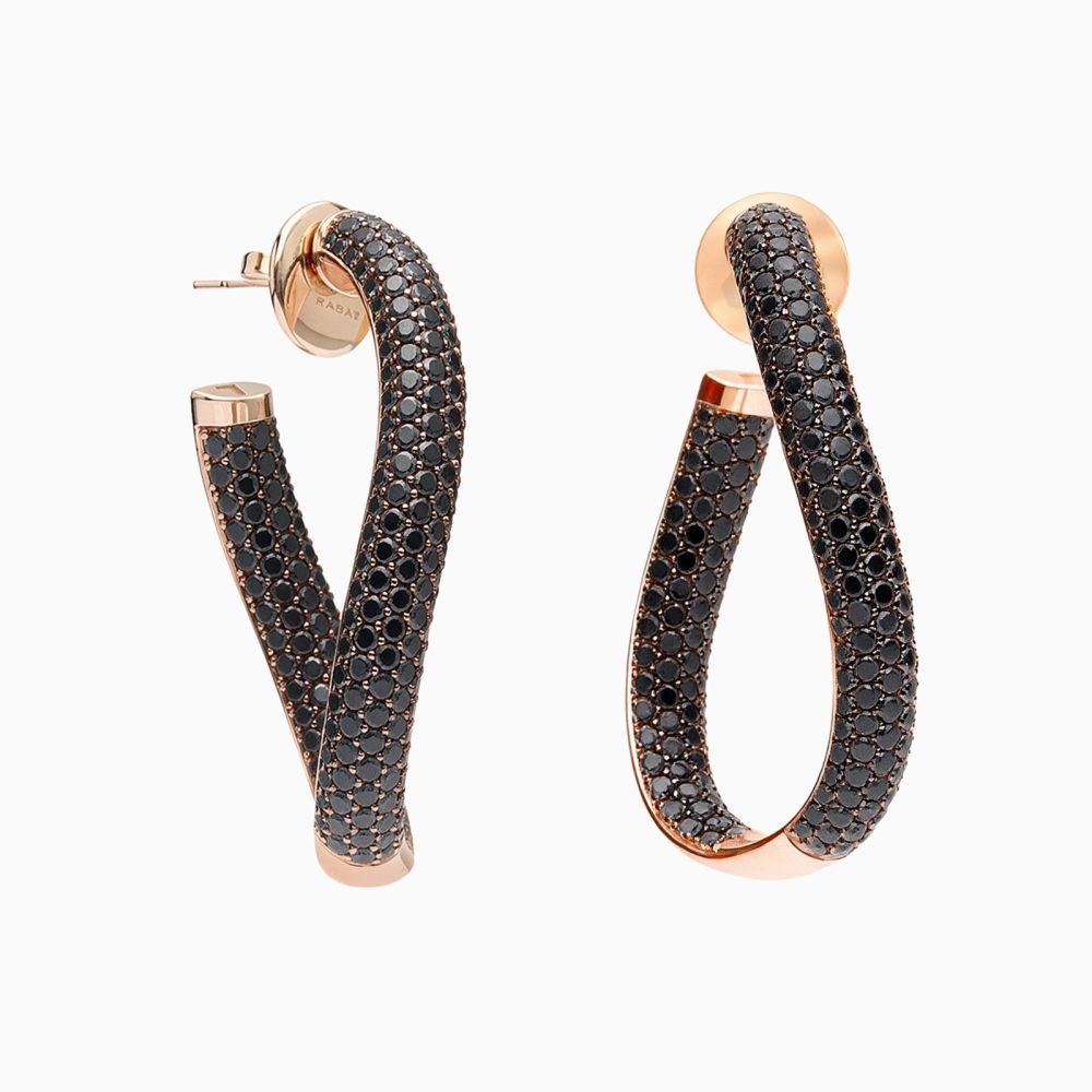 Pendientes de oro rosa ondulados con pavé de diamantes negros en Joyería RABAT