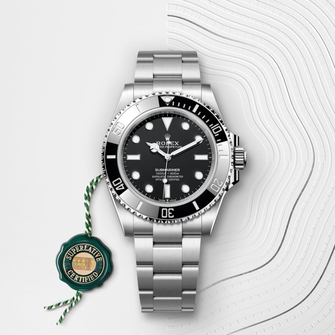 El reloj Rolex Submariner ref: M124060-0001 viene acompañado de un sello verde, un símbolo de su estatus de Cronómetro Superlativo, aplicando la garantía de cinco años. 