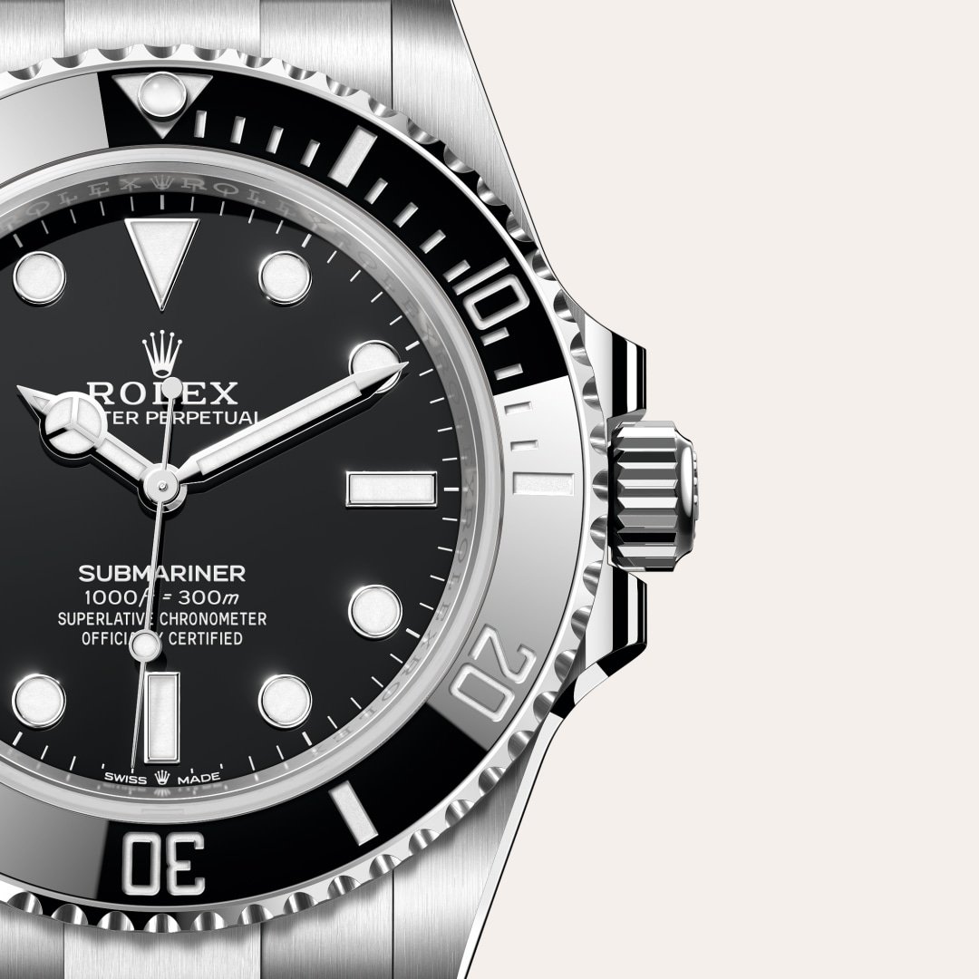 Reloj Rolex Submariner ref: M124060-0001 con esfera de color Negra, con cristal de Zafiro resistente a las rayaduras. Presenta bisel Giratorio unidireccional graduado 60 minutos, disco Cerachrom de cerámica negra resistente a las rayaduras, números y grad 