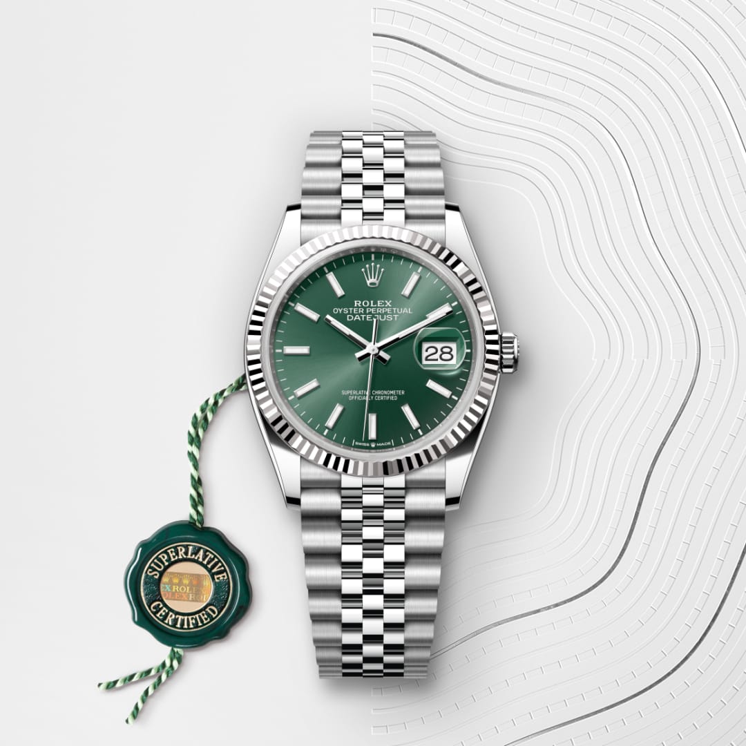 El reloj Rolex Datejust 36 ref: M126234-0051 viene acompañado de un sello verde, un símbolo de su estatus de Cronómetro Superlativo, aplicando la garantía de cinco años. 