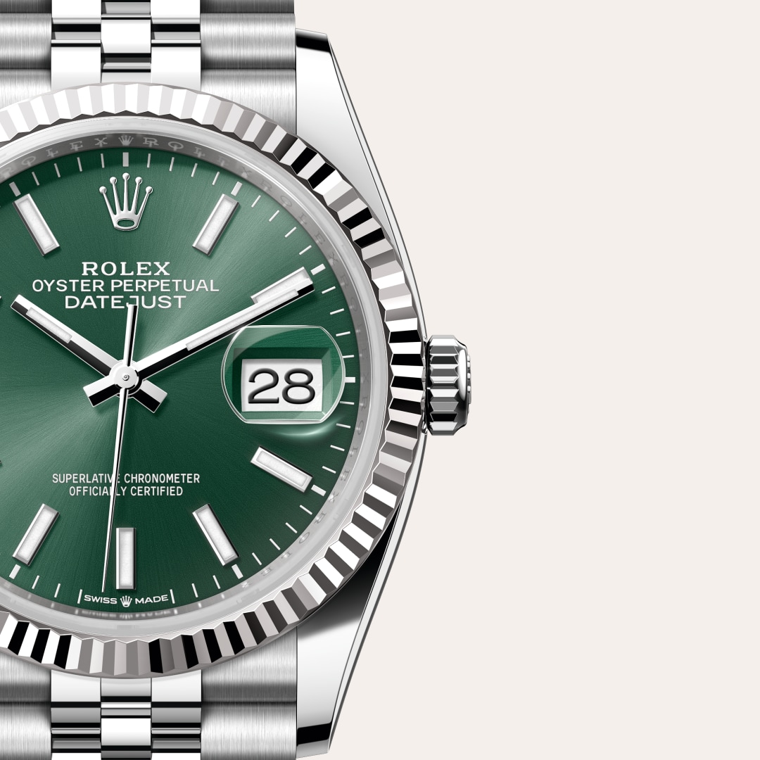 Reloj Rolex Datejust 36 ref: M126234-0051 con esfera de color Verde menta, con cristal de Zafiro resistente a las rayaduras, lente Cyclops sobre la fecha. Presenta bisel Estriado, corona Enroscada con sistema de doble hermeticidad Twinlock. 