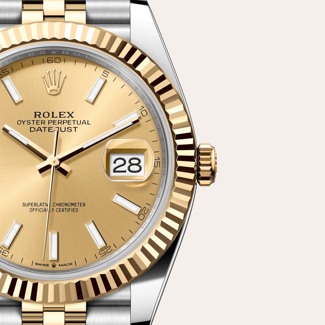 Reloj Rolex Datejust 41 ref: M126333-0010 con esfera de color Color champagne, con cristal de Zafiro resistente a las rayaduras, lente Cyclops sobre la fecha. Presenta bisel Estriado, corona Enroscada con sistema de doble hermeticidad Twinlock. 