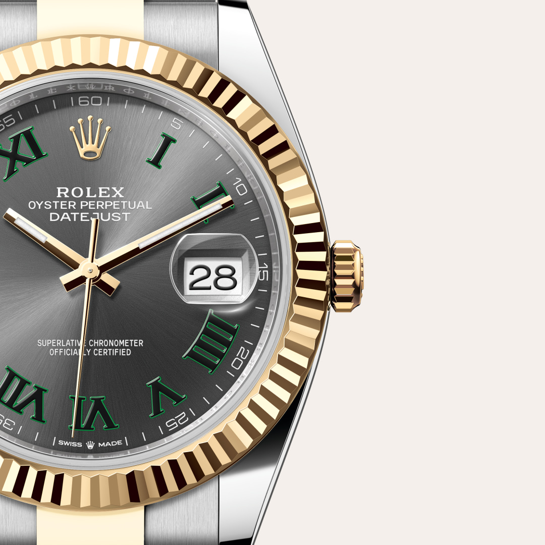 Reloj Rolex Datejust 41 ref: M126333-0019 con esfera de color Pizarra, con cristal de Zafiro resistente a las rayaduras, lente Cyclops sobre la fecha. Presenta bisel Estriado, corona Enroscada con sistema de doble hermeticidad Twinlock. 