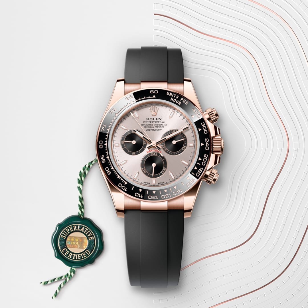 El reloj Rolex Cosmograph Daytona ref: M126515LN-0006 viene acompañado de un sello verde, un símbolo de su estatus de Cronómetro Superlativo, aplicando la garantía de cinco años. 