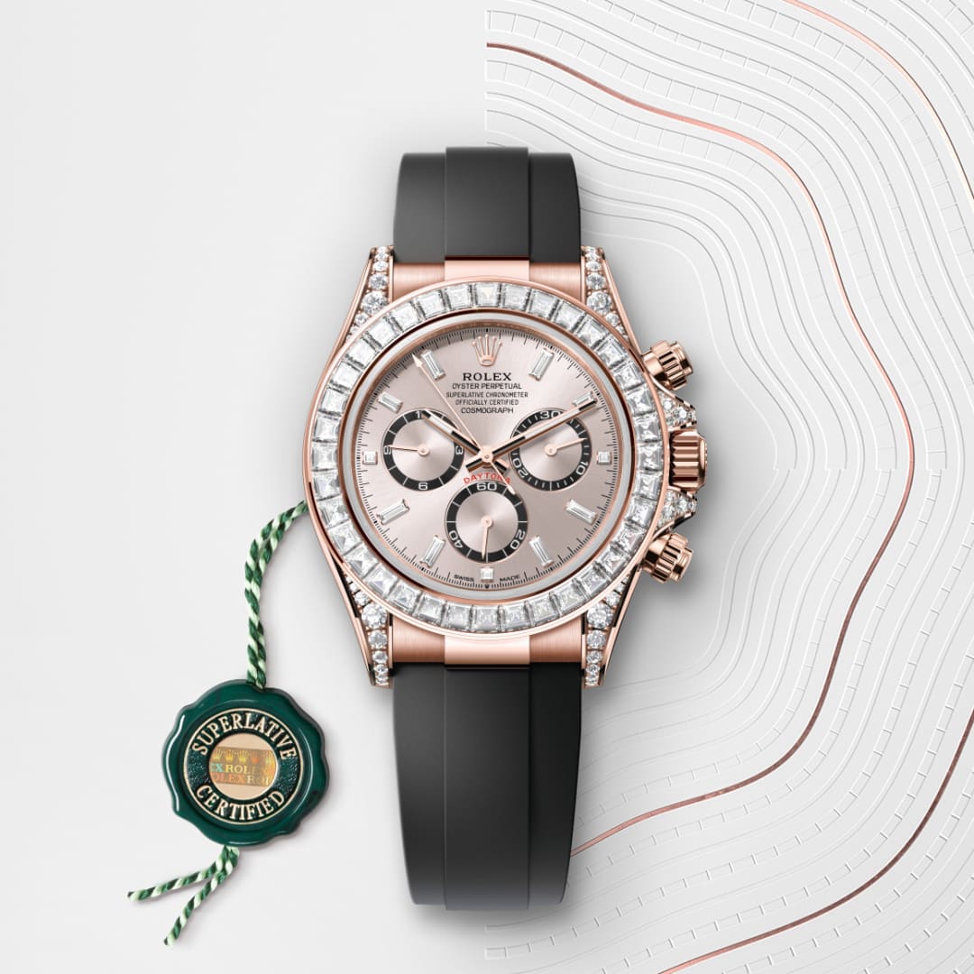El reloj Rolex Cosmograph Daytona ref: M126535TBR-0002 viene acompañado de un sello verde, un símbolo de su estatus de Cronómetro Superlativo, aplicando la garantía de cinco años. 