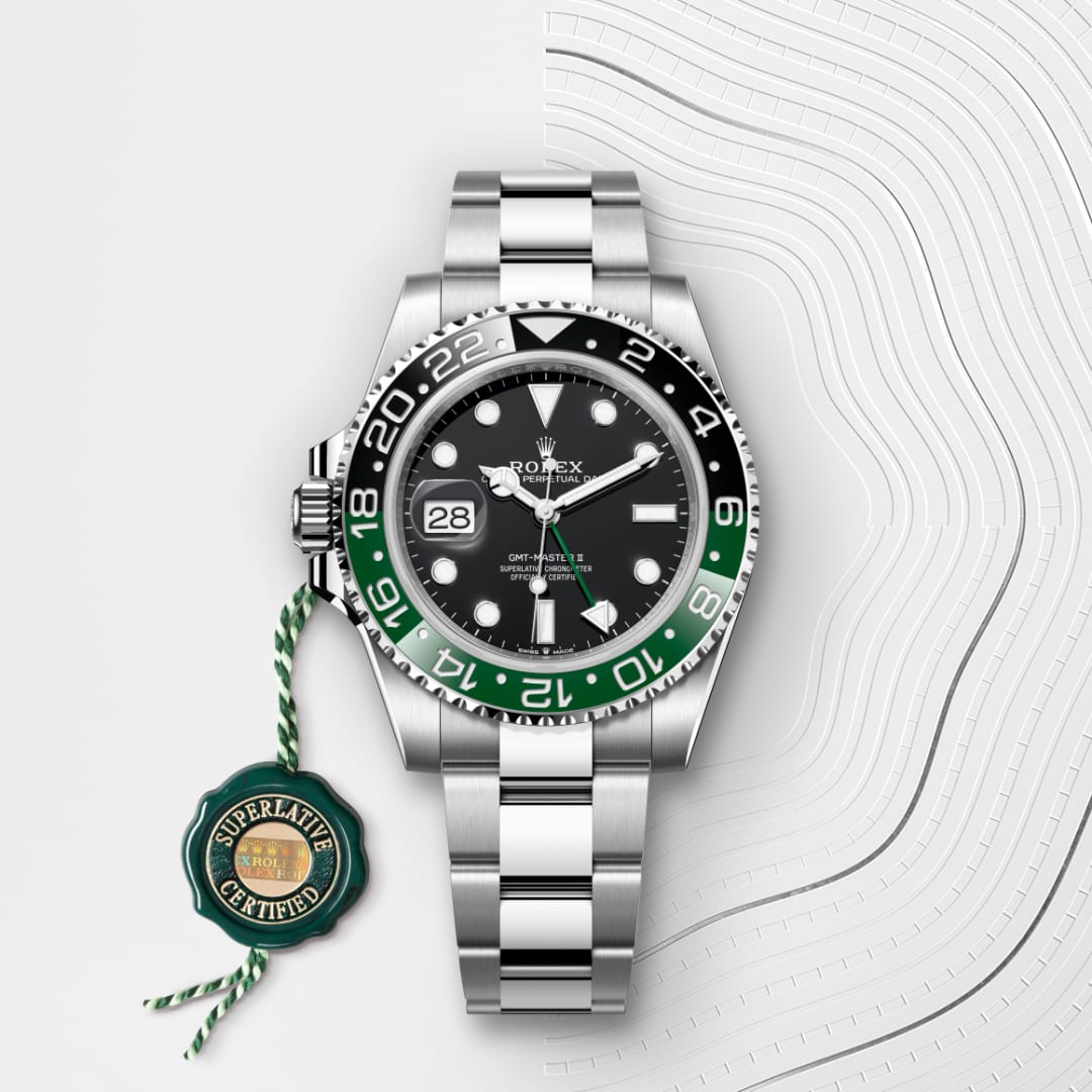 El reloj Rolex GMT-Master II ref: M126720VTNR-0001 viene acompañado de un sello verde, un símbolo de su estatus de Cronómetro Superlativo, aplicando la garantía de cinco años. 