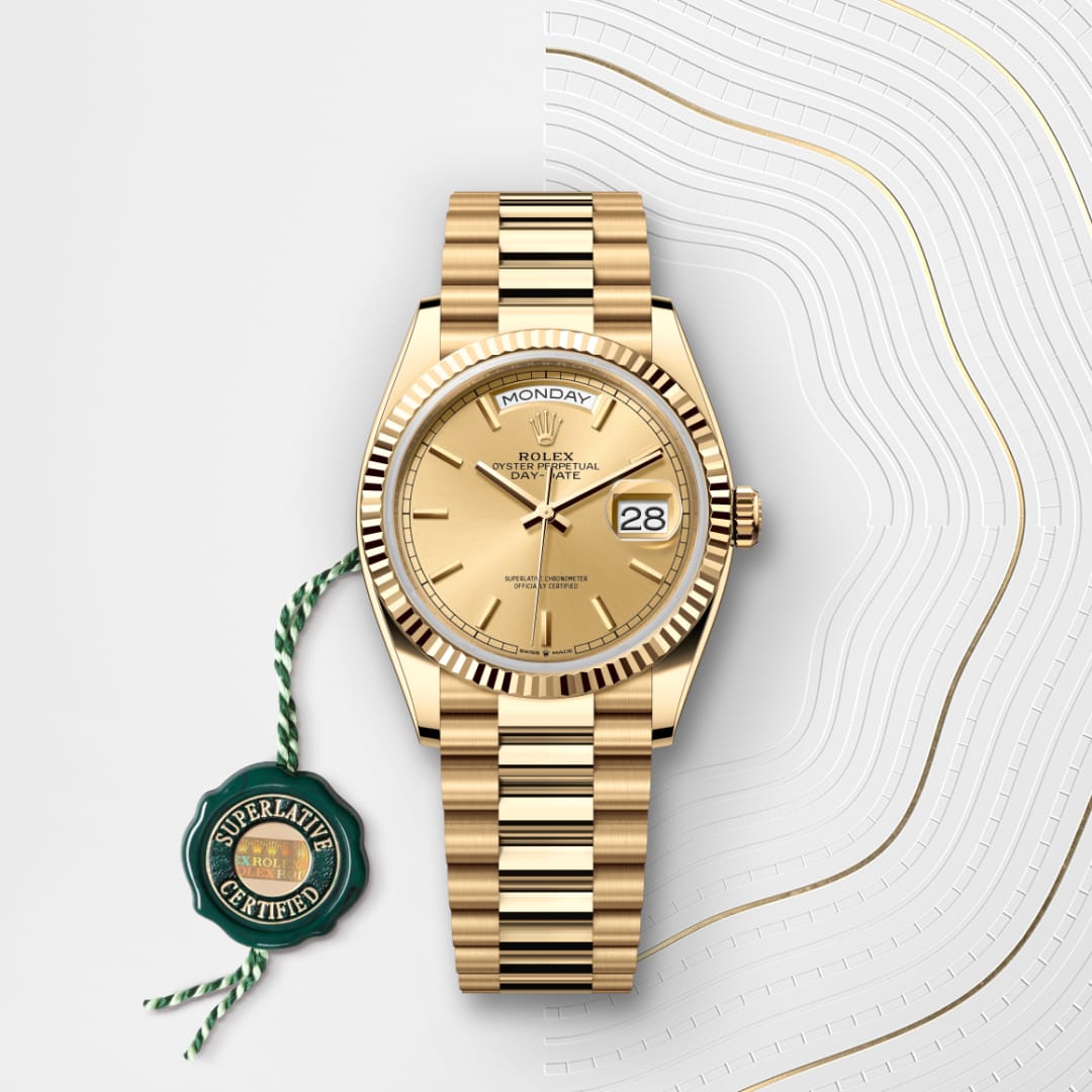 El reloj Rolex Day-Date 36 ref: M128238-0045 viene acompañado de un sello verde, un símbolo de su estatus de Cronómetro Superlativo, aplicando la garantía de cinco años.