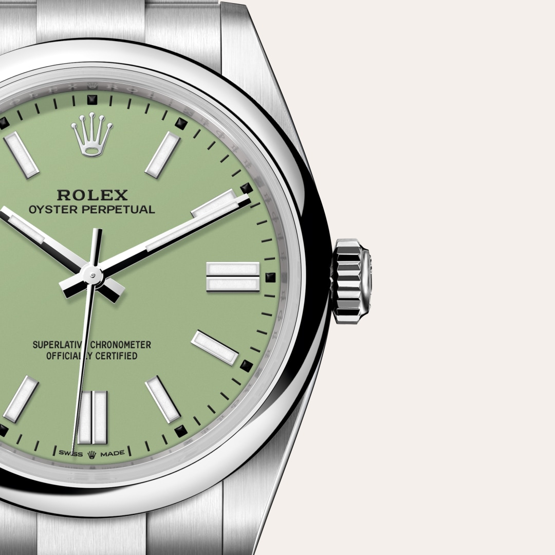 Reloj Rolex Oyster Perpetual 41 ref: M134300-0006 con esfera de color Pistachio, con cristal de Zafiro resistente a las rayaduras. Presenta bisel Abombado, corona Enroscada con sistema de doble hermeticidad Twinlock. 