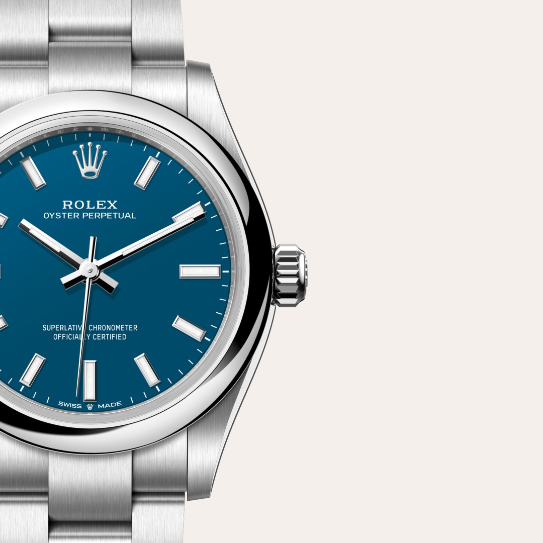 Reloj Rolex Oyster Perpetual 31 ref: M277200-0017 con esfera de color Azul, con cristal de Zafiro resistente a las rayaduras. Presenta bisel Abombado, corona Enroscada con sistema de doble hermeticidad Twinlock. 