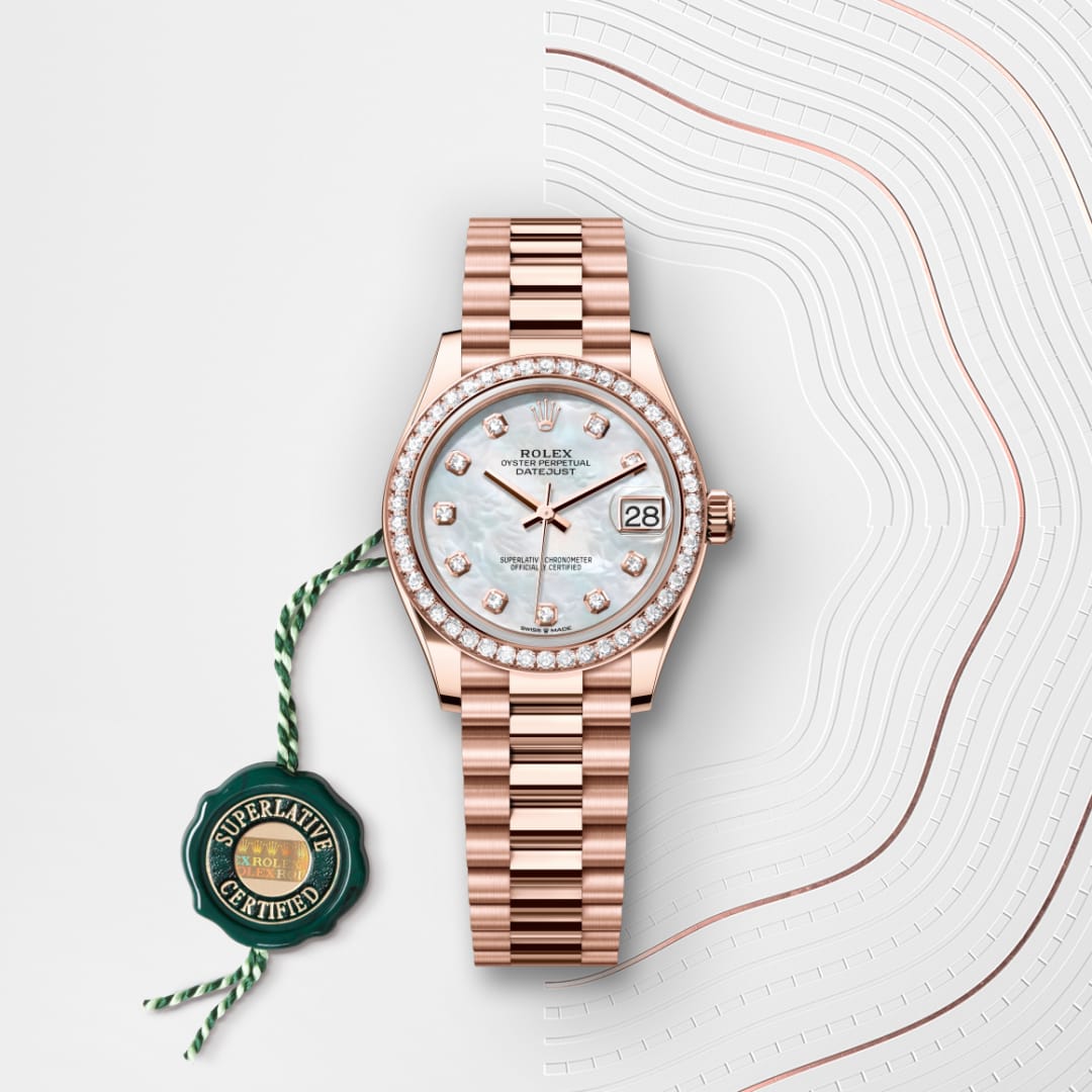 El reloj Rolex Datejust 31 ref: M278285RBR-0005 viene acompañado de un sello verde, un símbolo de su estatus de Cronómetro Superlativo, aplicando la garantía de cinco años. 