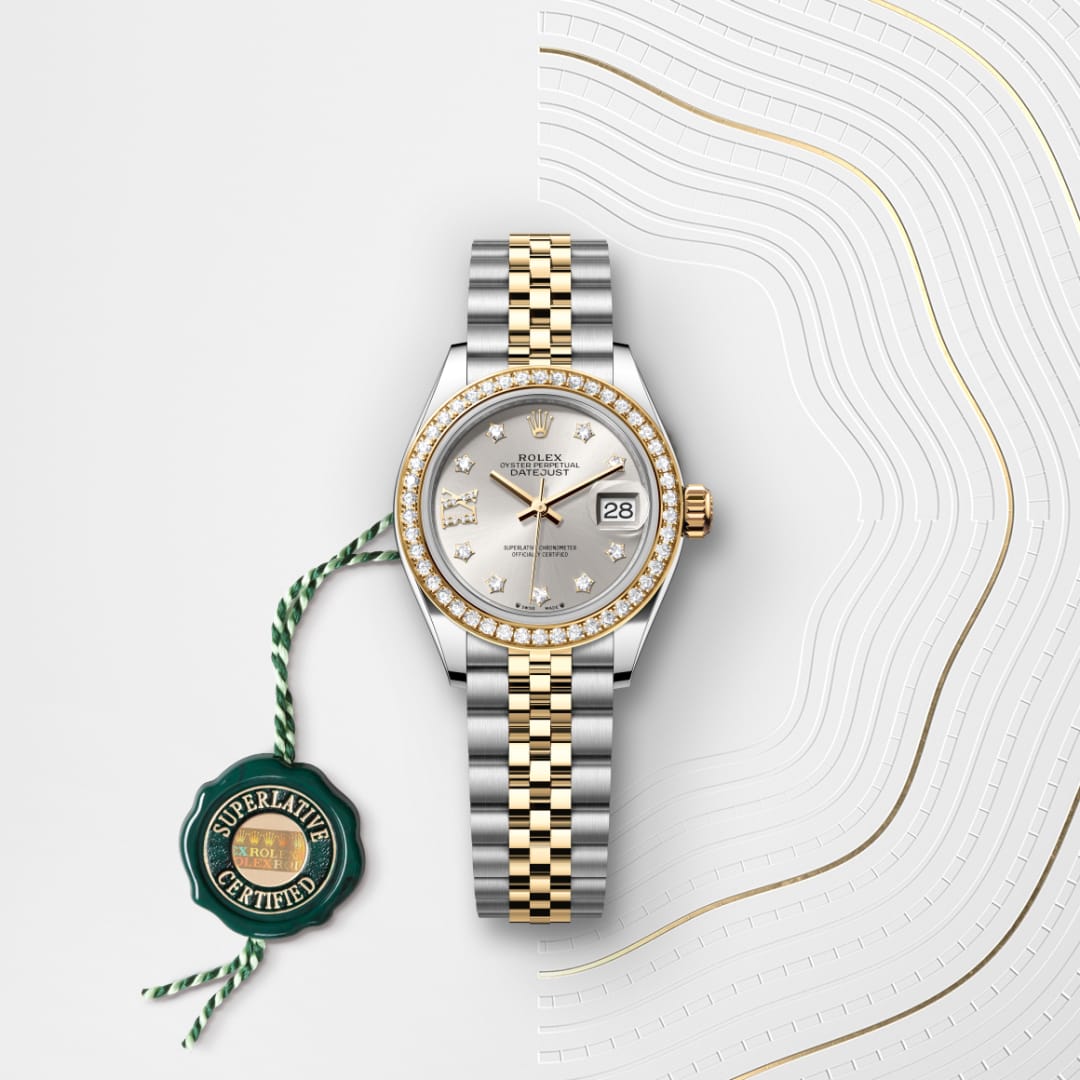 El reloj Rolex Lady-Datejust ref: M279383RBR-0003 viene acompañado de un sello verde, un símbolo de su estatus de Cronómetro Superlativo, aplicando la garantía de cinco años. 
