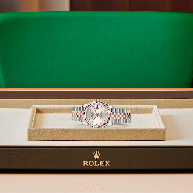 Exposición en la joyeria del reloj Rolex Datejust 31 Rolesor Everose combinación de acero Oystersteel y oro Everose ref: M278271-0016