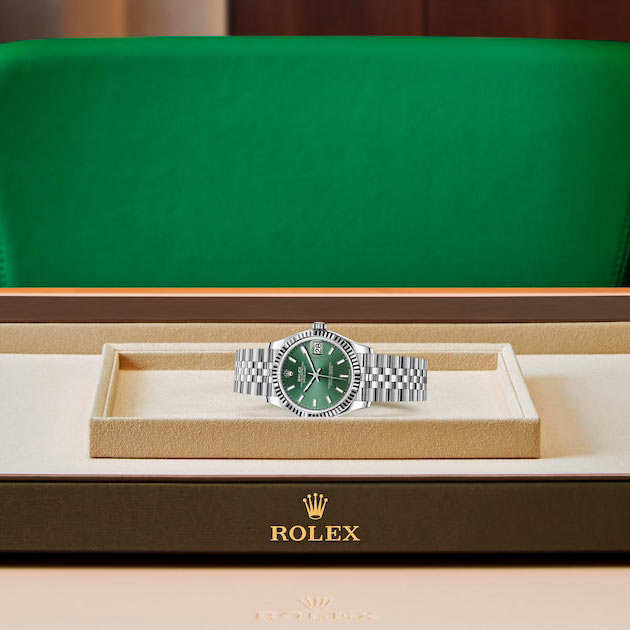 Exposición en la joyeria del reloj Rolex Datejust 31 Rolesor blanco combinación de acero Oystersteel y oro blanco ref: M278274-0018