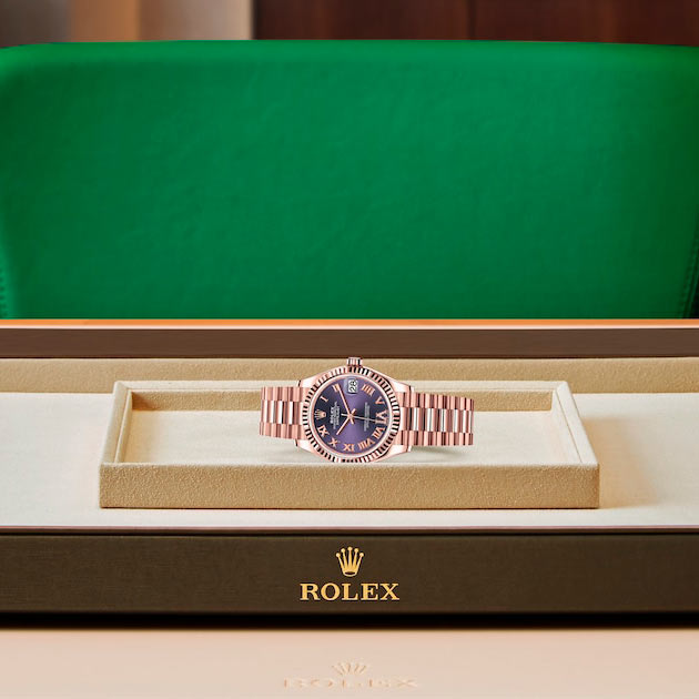 Exposición en la joyeria del reloj Rolex Datejust 31 Oro Everose de 18 quilates ref: M278275-0029