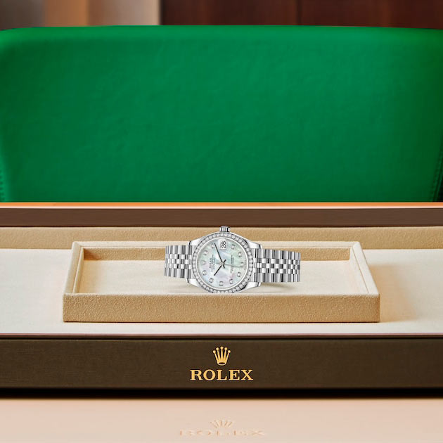 Exposición en la joyeria del reloj Rolex Datejust 31 Rolesor blanco combinación de acero Oystersteel y oro blanco ref: M278384RBR-0008