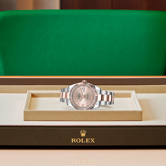 Exposición en la joyeria del reloj Rolex Datejust 41 Rolesor Everose combinación de acero Oystersteel y oro Everose ref: M126331-0007