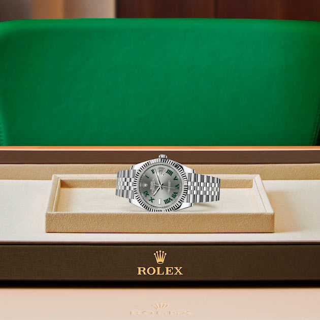 Exposición en la joyeria del reloj Rolex Datejust 41 Rolesor blanco combinación de acero Oystersteel y oro blanco ref: M126334-0022
