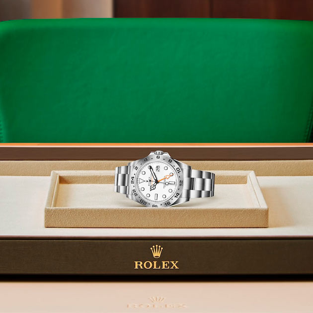Exposición en la joyeria del reloj Rolex Explorer II Acero Oystersteel ref: M226570-0001