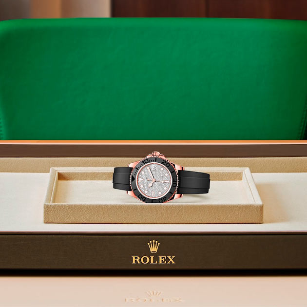 Exposición en la joyeria del reloj Rolex Yacht-Master 37 Oro Everose de 18 quilates ref: M268655-0019