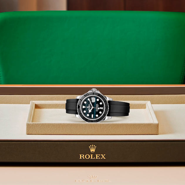 Exposición en la joyeria del reloj Rolex Yacht-Master 42 Oro blanco de 18 quilates ref: M226659-0004
