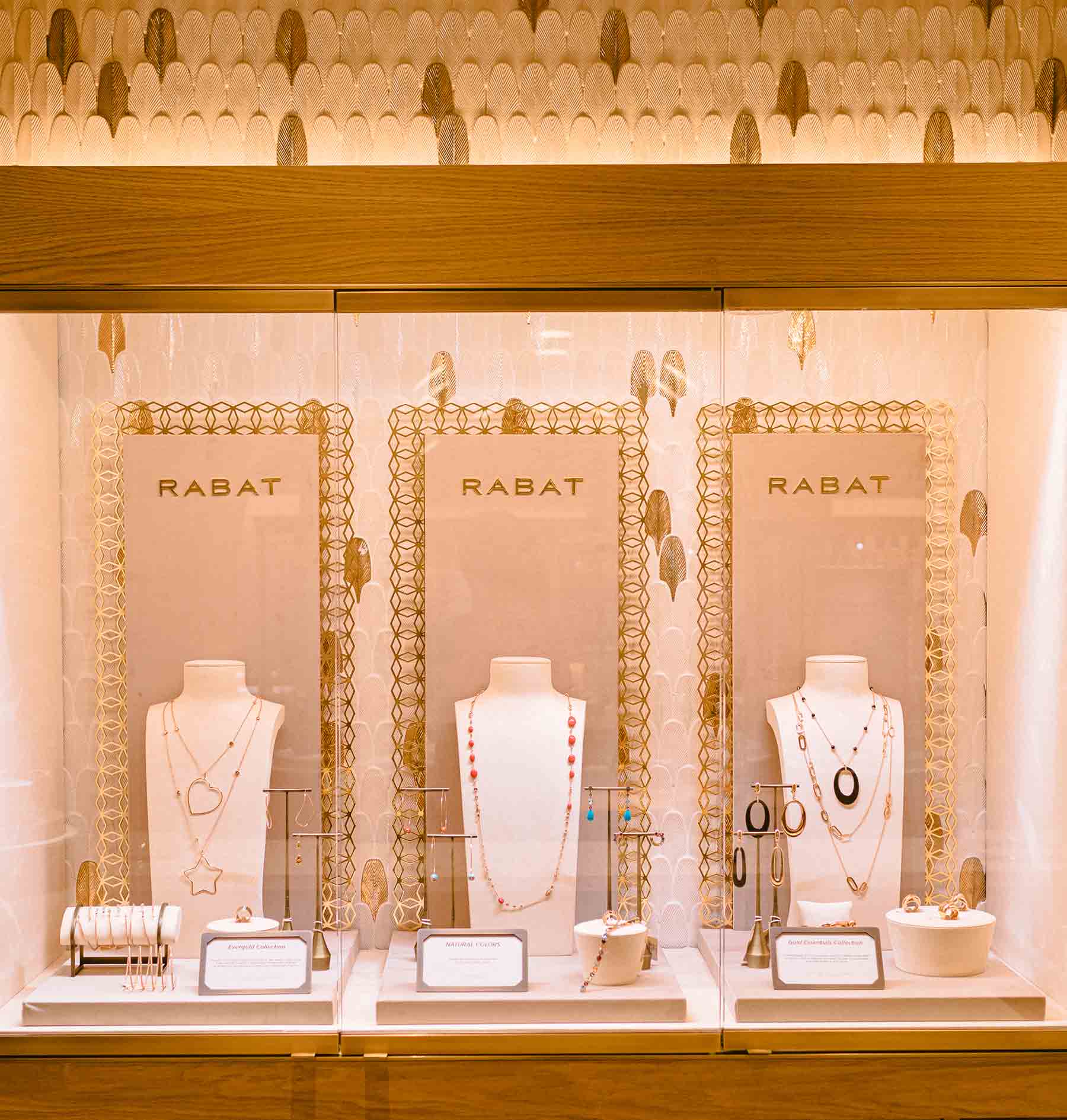 Espacio joyas en joyería RABAT Ibiza