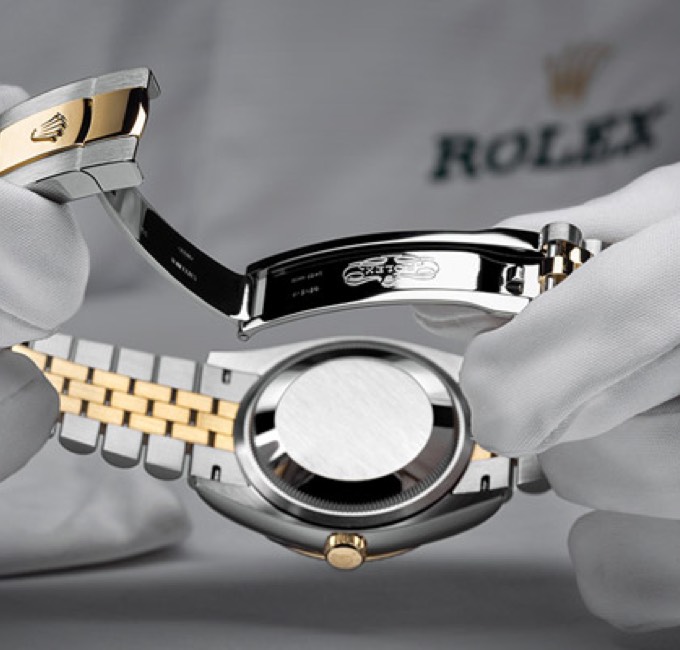 Inspección de un reloj Rolex Certified Pre-owned